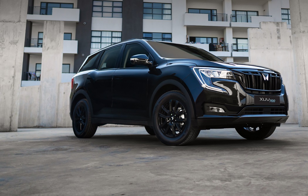 Mahindra XUV700 Black edition